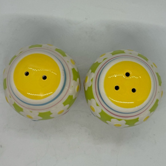 Celebrating Home Stoneware Salt And Pepper Shaker Set - Picture 3 of 4